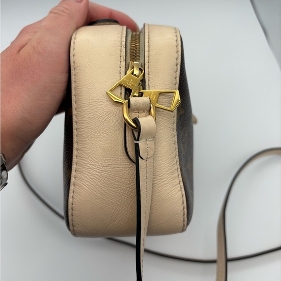 Louis Vuitton Saintonge Crème  Monogram Crossbody - Picture 7 of 16